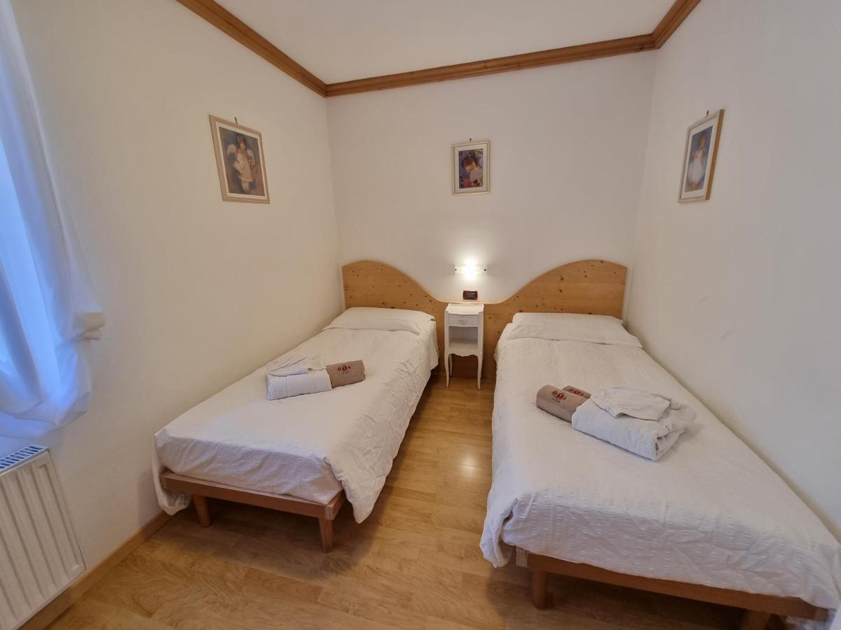 Residence Le Rose Pozza di Fassa Exterior photo