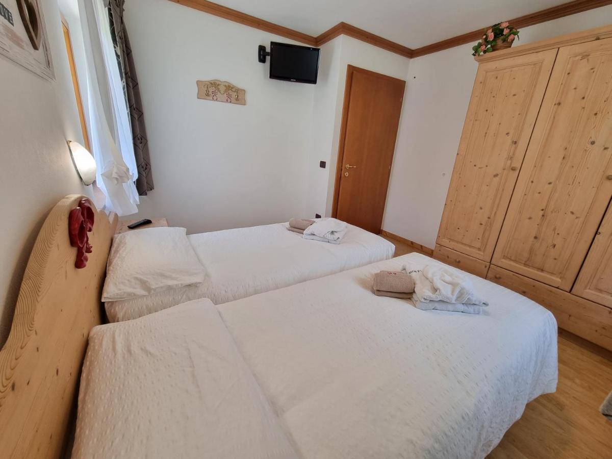 Residence Le Rose Pozza di Fassa Exterior photo