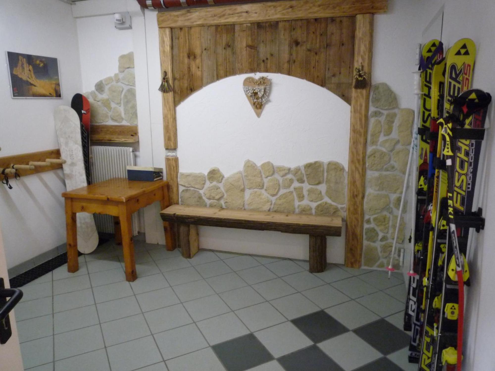 Residence Le Rose Pozza di Fassa Exterior photo