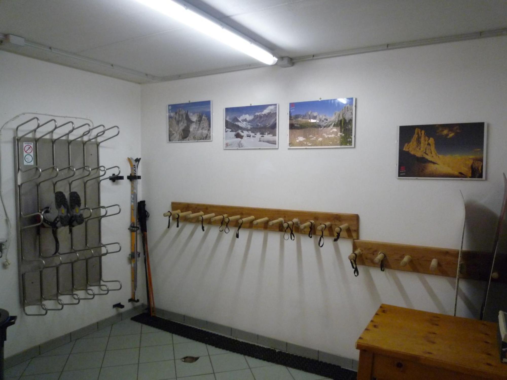 Residence Le Rose Pozza di Fassa Exterior photo